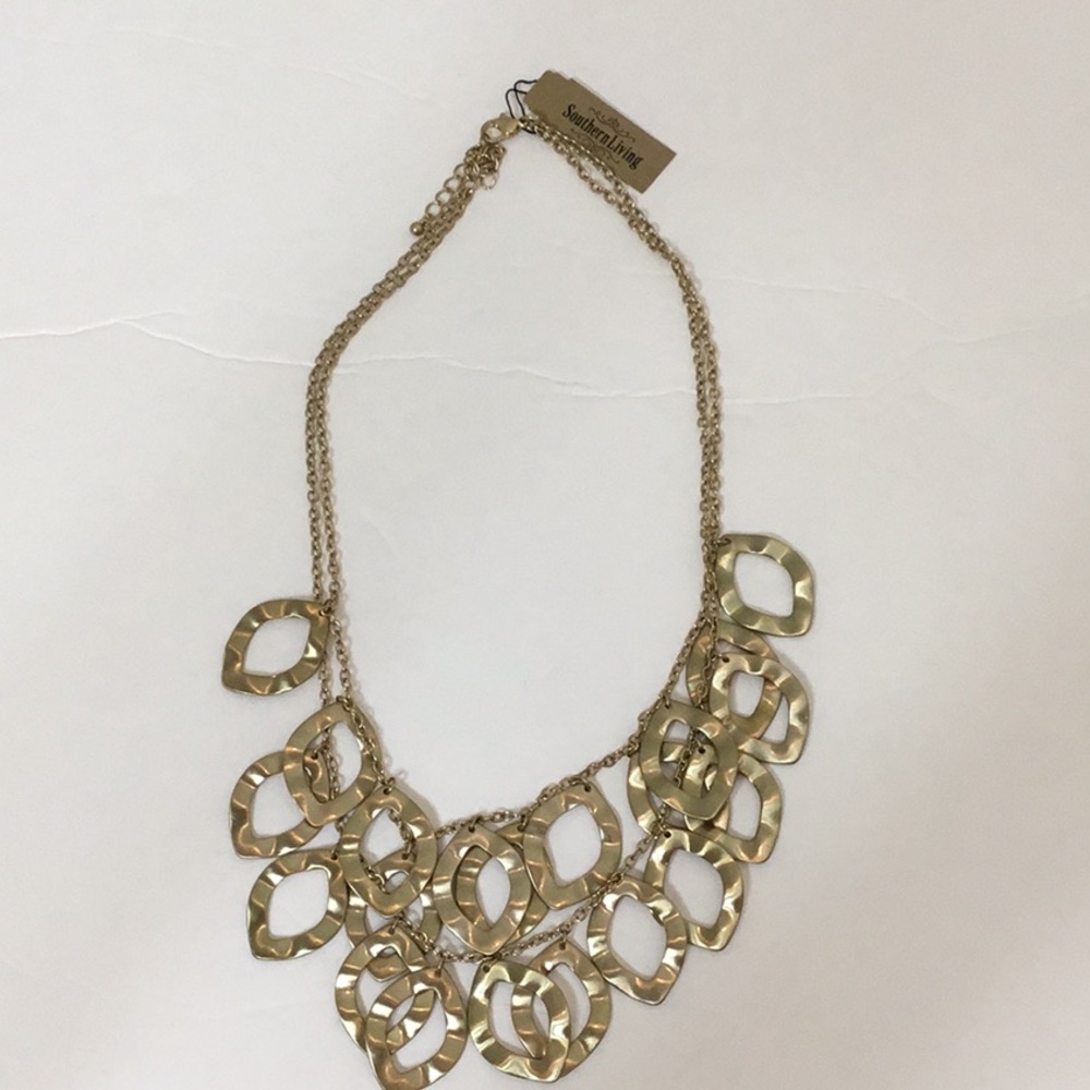 NWT Southern Living gold necklace